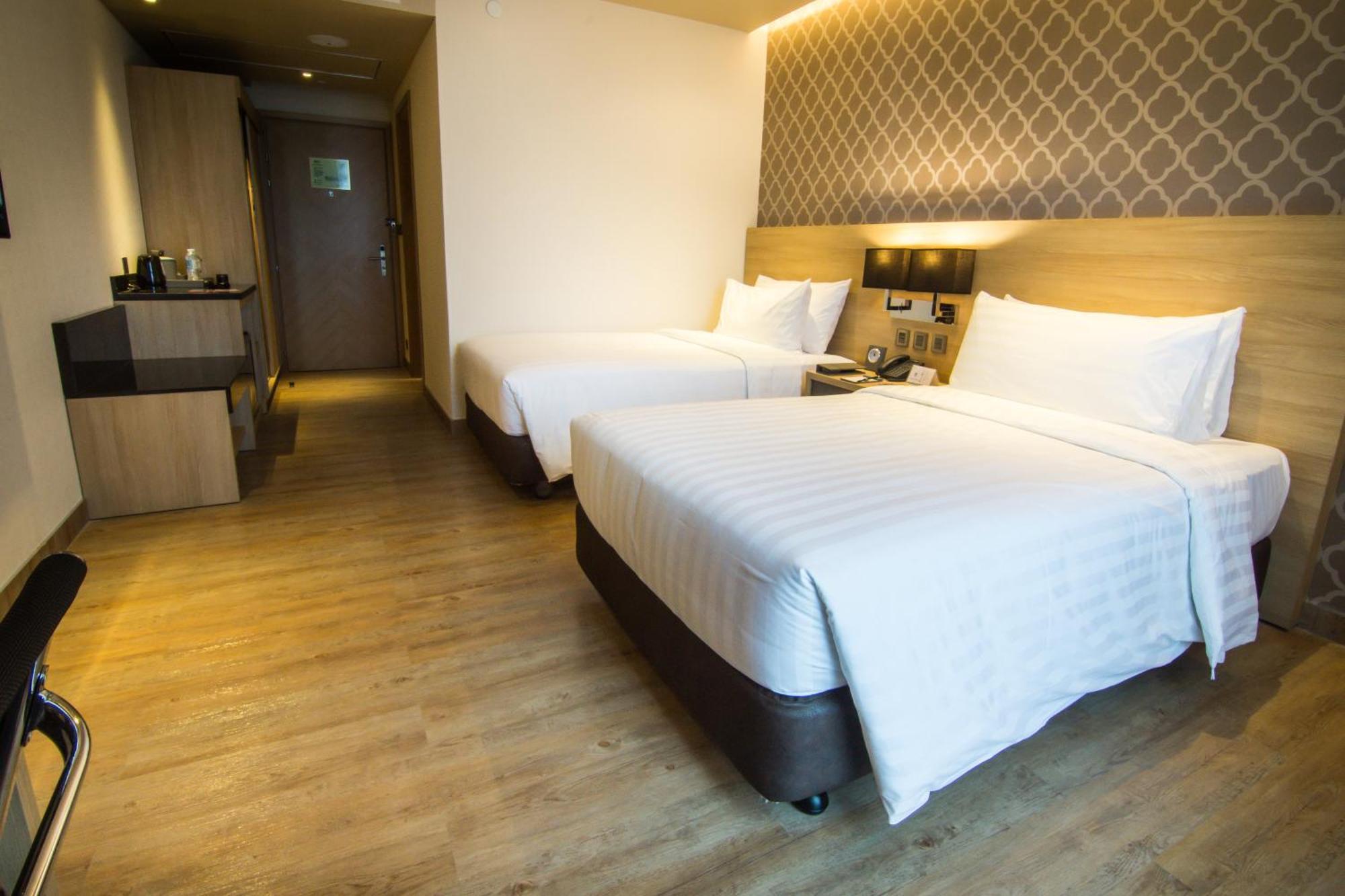 Deluxe Room,812972574:JPEG